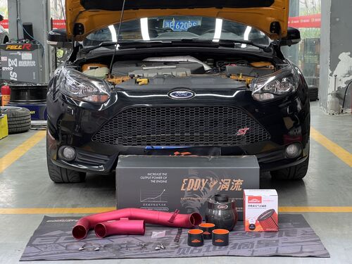 kasus perusahaan terbaru tentang Ford Focus ST 2.0T 2014 Meningkatkan Kit Intake Atom Serat Karbon EDDYSTAR