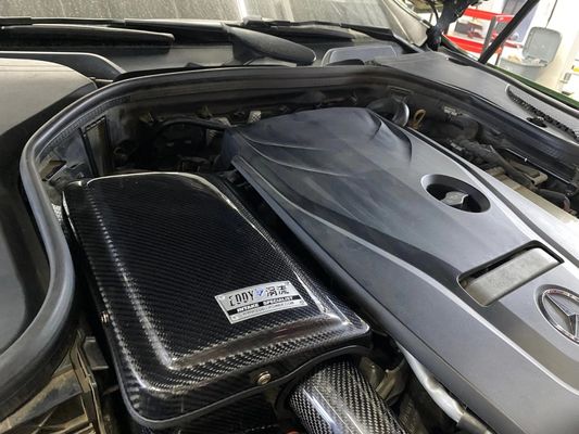 Mercedes Benz W205 Serat Karbon Air Intake Meningkatkan Aliran Udara Bagian Mesin Otomotif