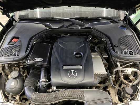 Mercedes Benz W205 Serat Karbon Air Intake Meningkatkan Aliran Udara Bagian Mesin Otomotif
